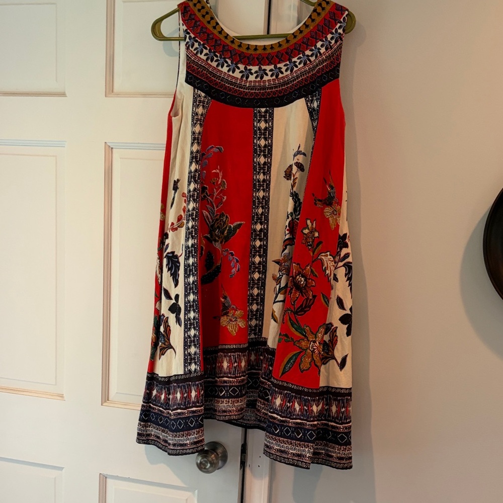 Maeve Sleeveless Floral Panel Mini Dress in Red and Cream - Picture 2 of 3